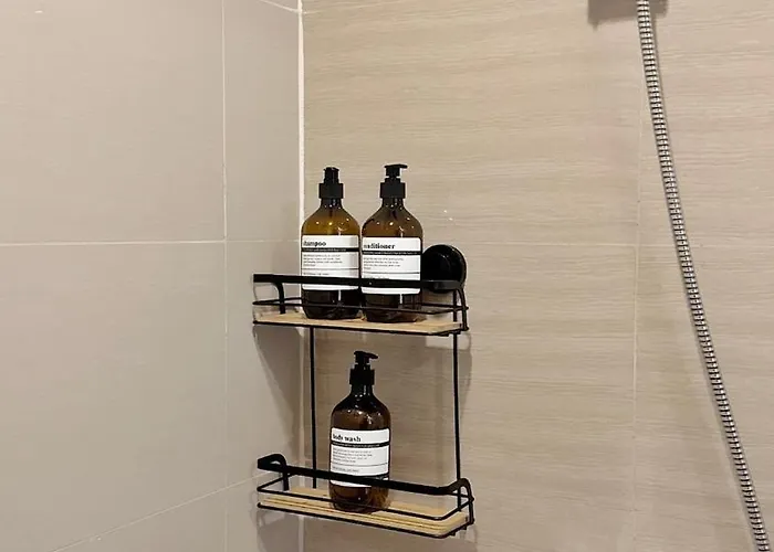 Apartment Modern Cozy Japandi 1br Uptown Bgc Manila