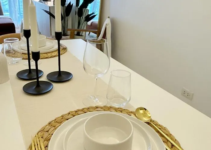 Apartment Modern Cozy Japandi 1br Uptown Bgc