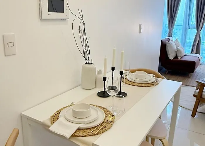 Apartment Modern Cozy Japandi 1br Uptown Bgc Manila